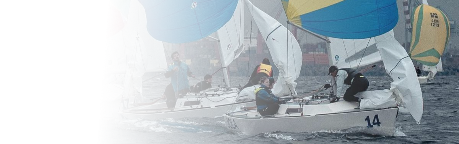 Completado o 2º dia de regatas em Nápoles e a equipa FRAPORITA de Jean-Michel Lautier(FRA)/Dénis Neves (POR)/Giuseppe D'Aquino (ITA) dominou e, embora com mais sobriedade nos resultados da três regatas do dia (4º, 3º e 1º) soma agora 7 pts.